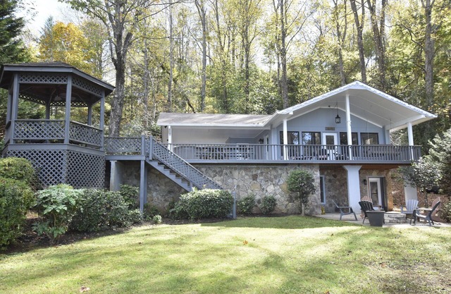Lake Omega View-Lakefront-Dock-Fireplace