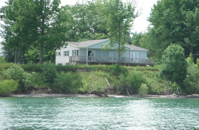 Lake Ontario Vacation Property in the Greater Niagara Region
