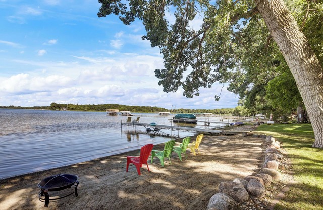 Lake Stella Private Beach Getaway