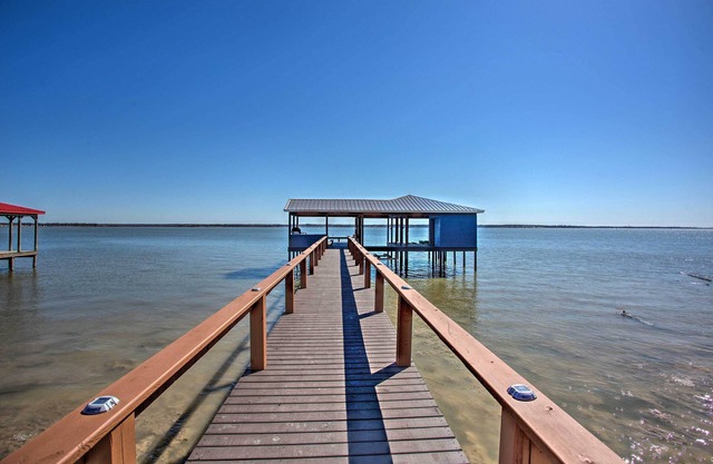Lake Tawakoni Access: Home w/Game Room!