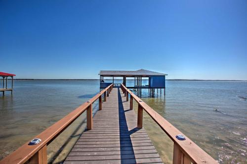 Lake Tawakoni Access Home with Game Room!