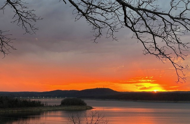Lake Therapy- Best views of Bull Shoals Lake/White River area!