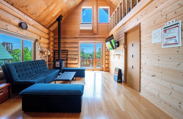 LAKE TOYA MOON HILLS