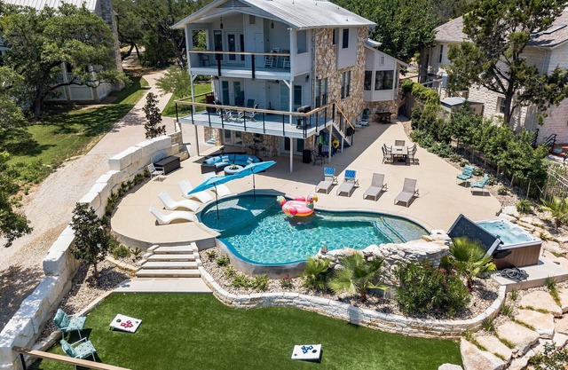 Lake Travis Waterfront! Large home on a quiet cove on Lake Travis