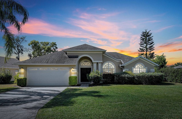 ⛱ Lake View - 4 Bed - Sunridge Wood - South Facing Pool Home ✈