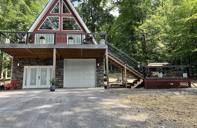 Lake View A-Frame House located at Norris Lake, TN
