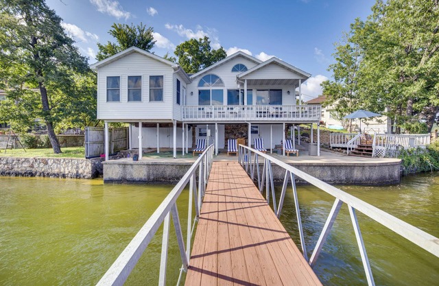 Lake View Cottage: Lake Ozarks Getaway