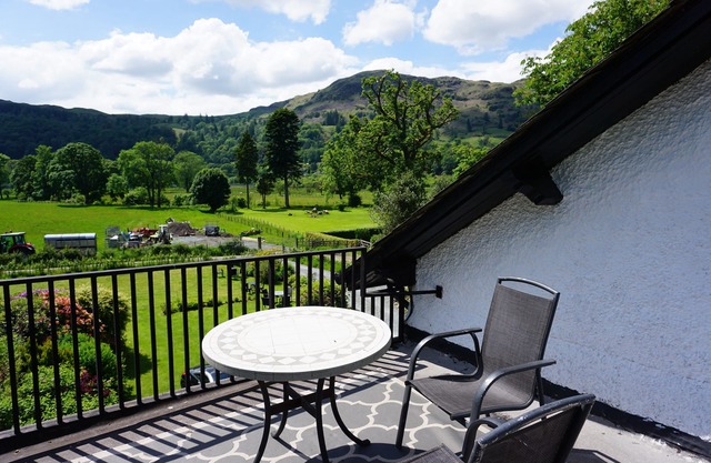 Lake View Country House