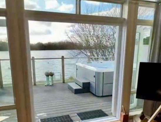 Lake View Landings Cotswolds Water Park South Cerney