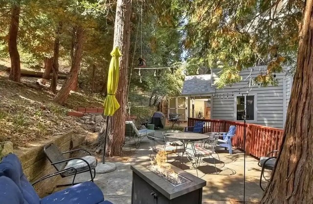 Lake View Modern 4 Bedroom Cabin