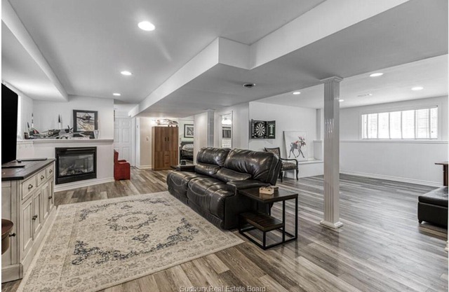 Lake View Monthly Summer Rental Home 2 + 2 Bdrm/ 2 bath+ Den + Yoga Gym Room
