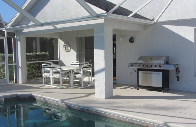 Lake View Villa With Private Heated South Facing Pool