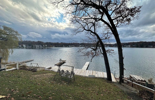 Lakefront 2BR Cottage w/Fire Pit & Dock Access