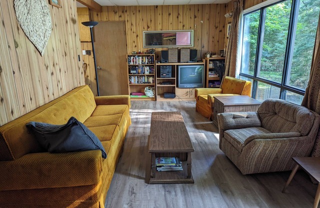 Lakefront 3 bdrm Getaway, north Muskoka near Huntsville