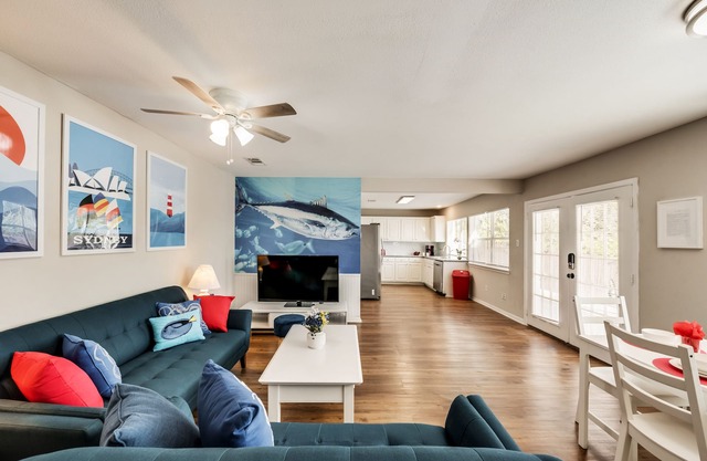 Lakefront 3 bed 1 bath HomeSuite. Read the listing