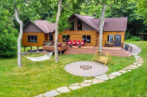 Lakefront Cabin Retreat, 2-Acre Lot with Deck!