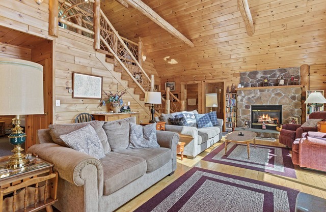 Lakefront cabin with beautiful loft, game room, views, private dock