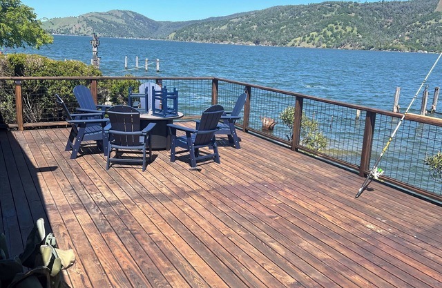 Lakefront Cabin with A/C, Private Beach, Boat Launch & 180° Views of Clear Lake