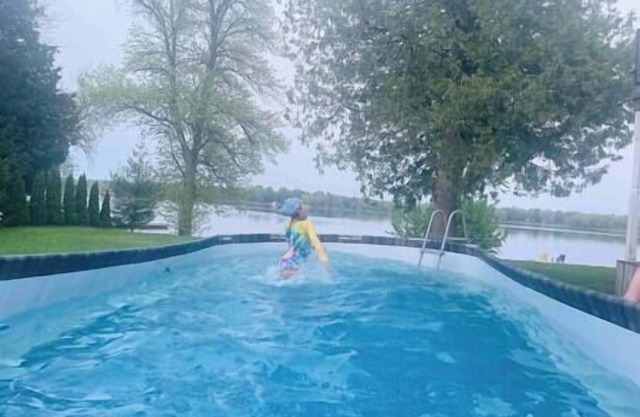 Lakefront Cottage w/Hot Tub, 30 Guests 8000 sq ft