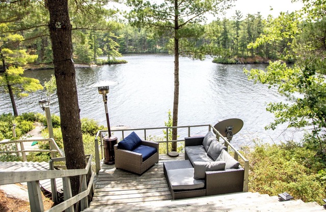 Lakefront Cottage in Muskoka