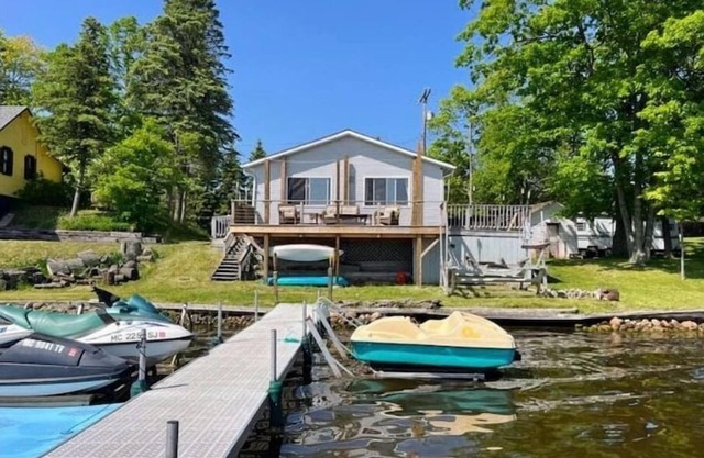 Lakefront Cottage Near Rifle River With Dock