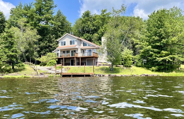 Lakefront Escape - Private Dock - Pet Friendly