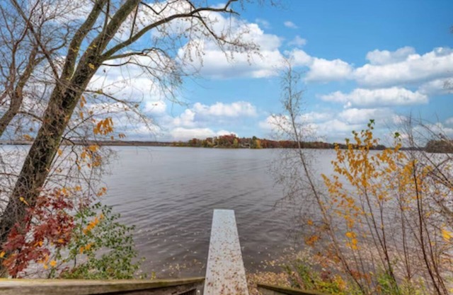 🔥 Lakefront Fire Pit Grill Laundry Fast Wi-Fi Long-Term Stays Welcome