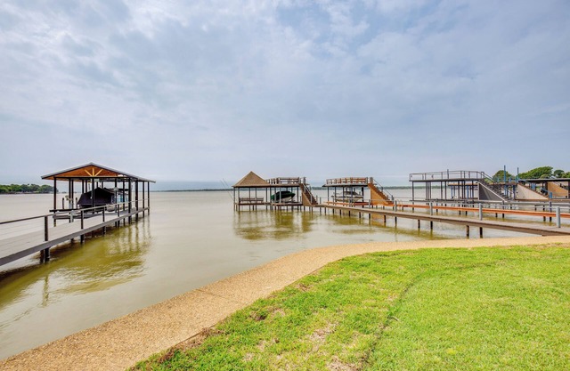 Lakefront Gem w/Dock & Game Room in Cedar Creek