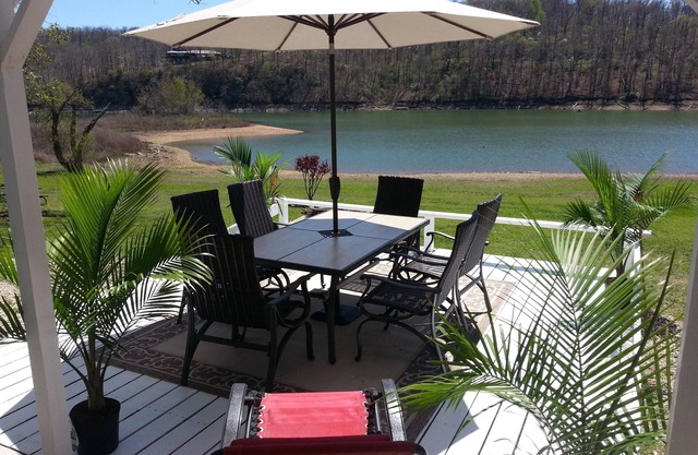 Lakefront has Spectacular View plus Easy Access!