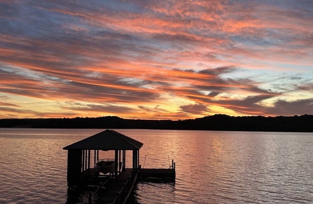 Lakefront Home Near Chattanooga