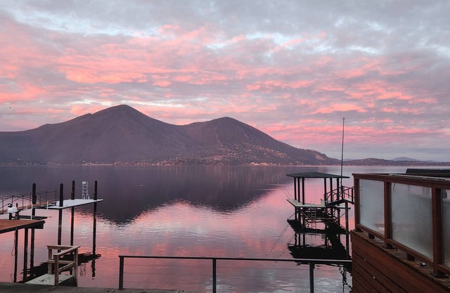 Lakefront Home with Amazing Views, Private Dock, Kayaks, Gameroom