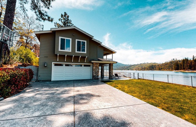 Lakefront home with private dock, beach, amazing deck, water views & fast WiFi