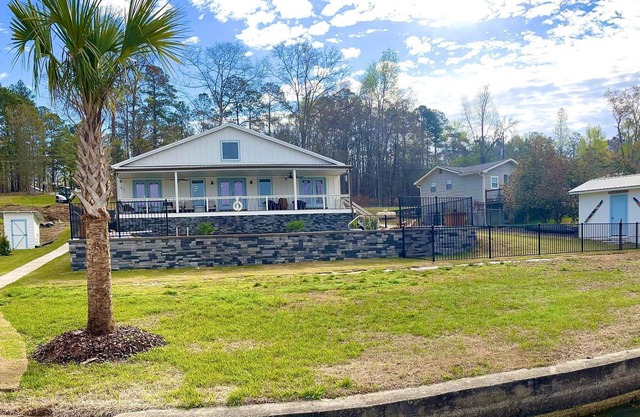 Lakefront Home with Pool on Lake Sinclair Perfect for Large Groups