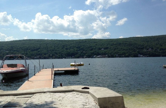 Lakefront - HotTub, Gameroom, Bar, White Sand Beach, Views, and 15 acres