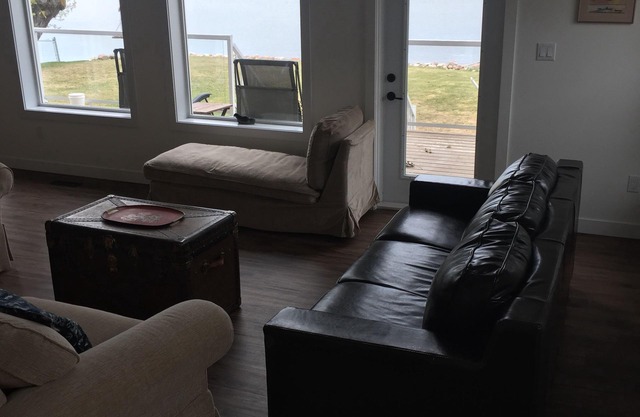 Lakefront House Sleeps 12