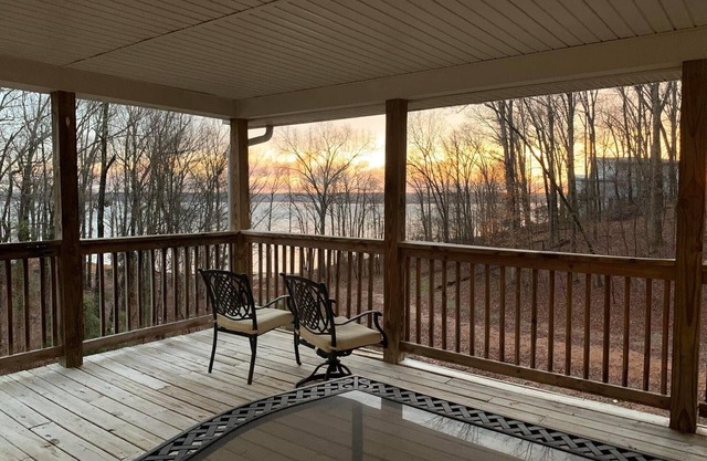 Lakefront - Lake Barkley Vacation Home