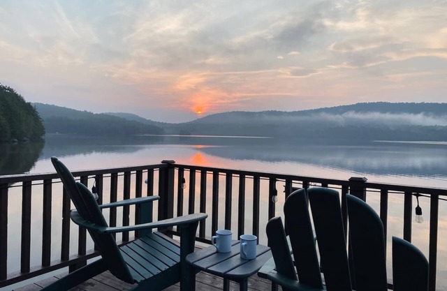 Lakefront living with incredible lake and mountain views