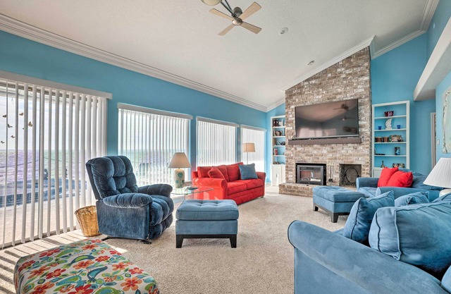 Lakefront Livingston Home w/Grill & Views!