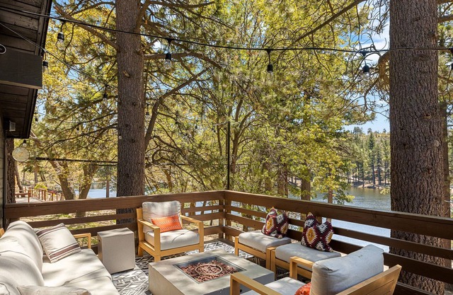 Lakefront Lodge | Firepit and Lake Views!