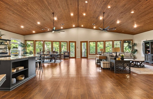 Lakefront Lodge: Large 5BR, Sleeps 30, Steps to Water – Perfect for Reunions!