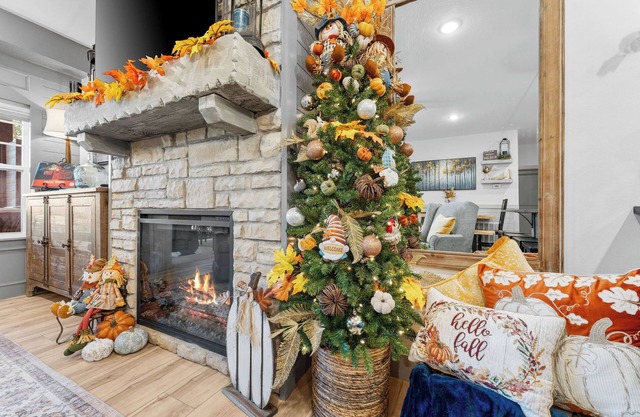 Lakefront LuxurynNo Stairs/3 King Beds/nMinutes 2 Downtown/Family-Friendly