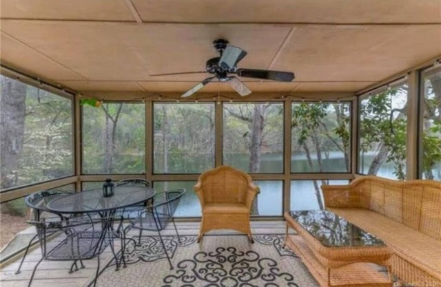 Lakefront Mountain View Golf Villa in Rumbling Bald Resort, Lake Lure