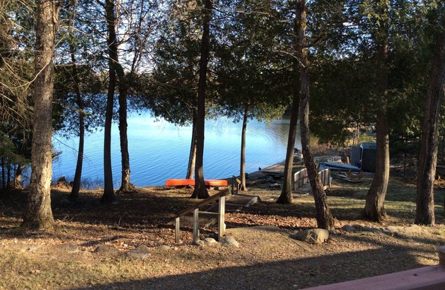 Lakefront Muskoka Cottage