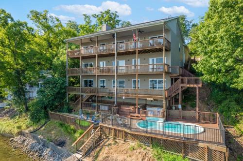 Lakefront Ozarks Home Tiki Bar, Pool, Deck, Views