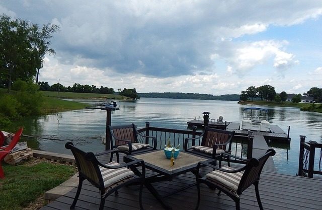Lakefront Private Pool Dock