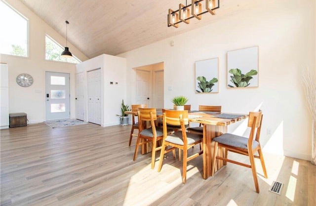 Lakefront retreat in Gimli, Manitoba!