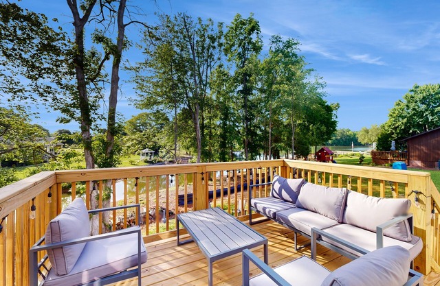 Lakefront retreat with furnished deck, dock, firepit, washer/dryer, & AC