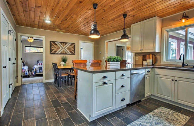Lakefront Solon Springs Cabin w/Private Dock!