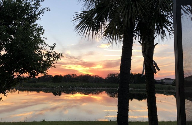 Lakefront Sunsets, Private Pool, Lazy River, Clubhouse & 24~7 Owner Support