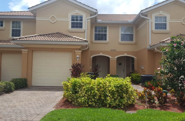 Lakefront townhome near beach in Southwest Florida